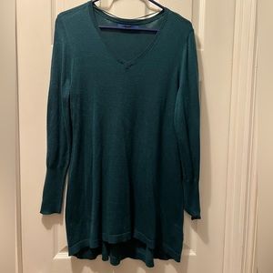 Women’s APT 9 sweater